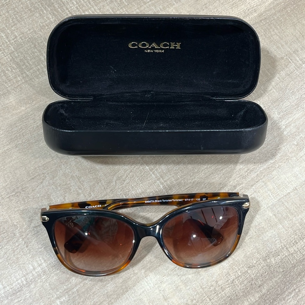 Coach sunglasses with case , prescription in the lense
